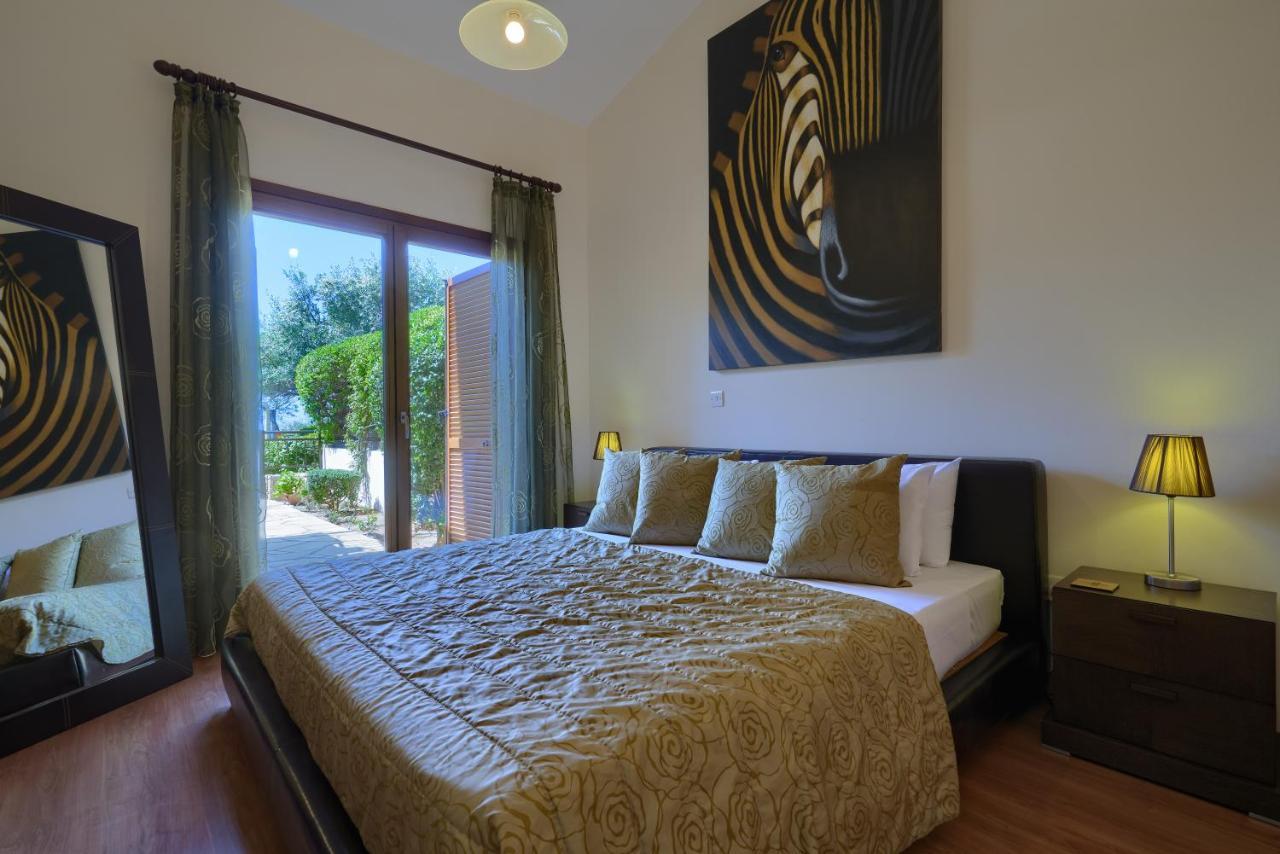 3 Bedroom Villa Madelini With Private Pool, Aphrodite Hills Resort Kúklia Kültér fotó